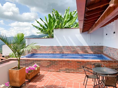 Patio, Balcony/Terrace, Pool view, Swimming pool