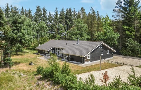 Beautiful Home In Oksbl With Kitchen House in Oksbøl