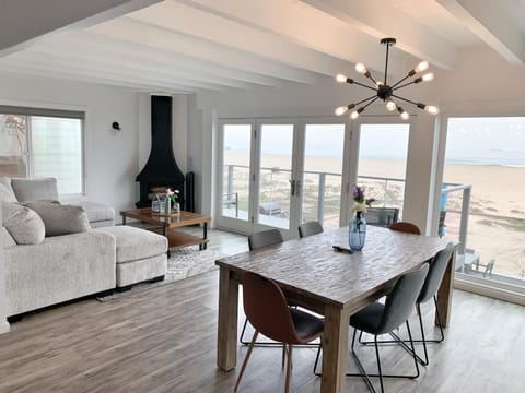 Luxury Beachfront Condo - Endless Views - Surf 1 Apartment in Sunset Beach
