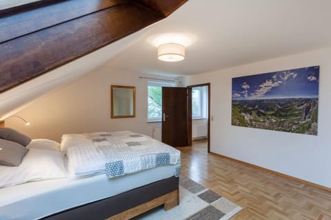 Neue 97,5 qm Ferienwohnung, Balkon und Parkplatz Condominio in Isny im Allgäu