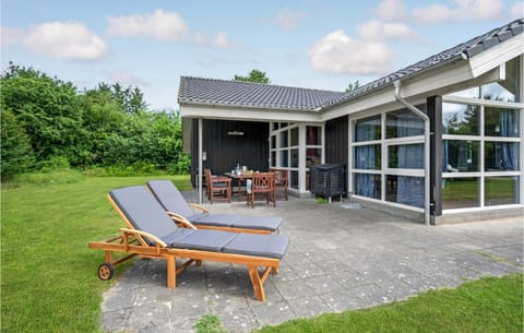 Beautiful Home In Oksbl With Wifi House in Oksbøl