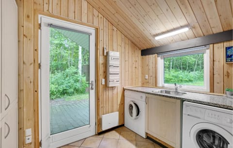 4 Bedroom Stunning Home In Oksbl House in Henne Kirkeby