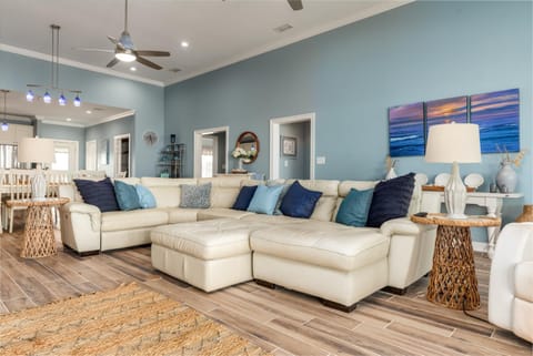 Surf's Up - Beautiful outdoor space as well as a large open floor plan perfect for the whole gang! home Casa in Dauphin Island