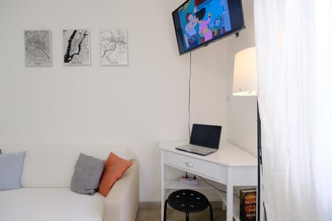 Communal lounge/ TV room, TV and multimedia, Evening entertainment, hair dresser
