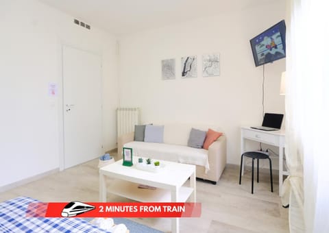 TV and multimedia, Living room, Seating area, Text overlay