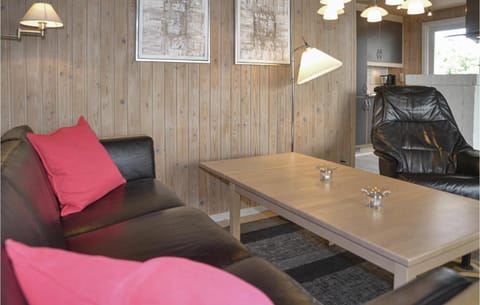 4 Bedroom Amazing Home In Henne Casa in Henne Kirkeby