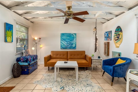 Surf Shack - Fun, retro cottage in a prime location! Enjoy your morning coffee on the shaded deck, home House in Dauphin Island