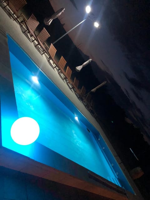 Night, Swimming pool, sunbed