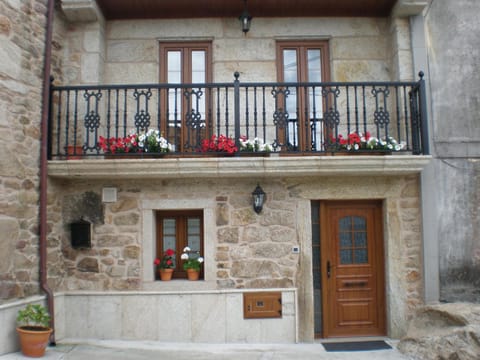 Facade/entrance, Balcony/Terrace