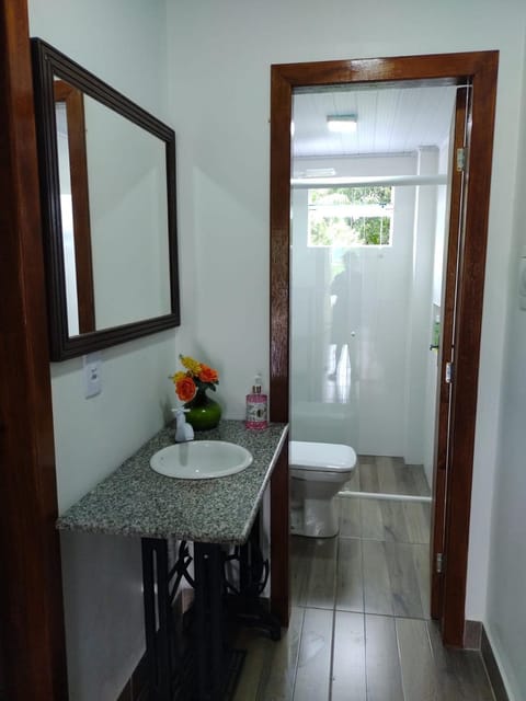 Apartamento em chácara com piscina próximo de praias com internet Condo in São Francisco do Sul