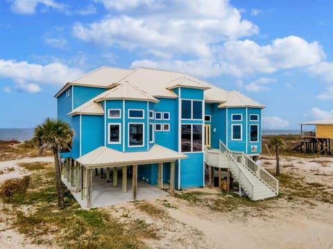 Tidal Wave - Big and Bold Bayfront Beauty! Perfect for the whole family or even a reunion! home House in Dauphin Island