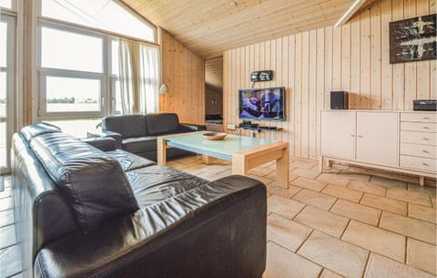 Cozy Home In Tarm With Wifi Haus in Hemmet