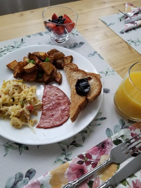 Hill Road Manor Bed & Breakfast Übernachtung mit Frühstück in Grand Falls-Windsor