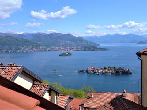 View (from property/room), Lake view, Mountain view