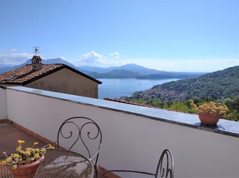 View (from property/room), City view, Lake view, Mountain view