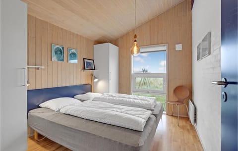 Cozy Home In Hvide Sande With House Sea View Casa in Hvide Sande