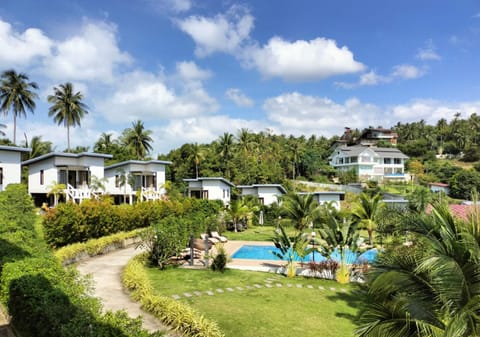 Property building, Day, Natural landscape, Garden, Garden, Garden view, Pool view, Swimming pool, sunbed