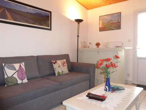 Maison plain-pied avec jardin clos, 6 personnes, proche plage et centre, parking, 3 chambres - FR-1-224-787 House in Saint-Gilles-Croix-de-Vie