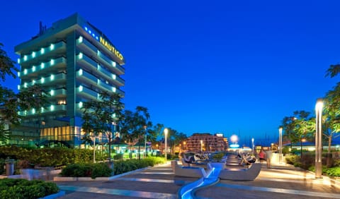 Property building, Facade/entrance, City view, Garden view, Street view