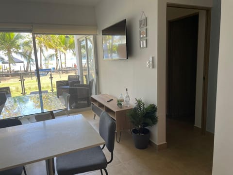 Bejuco Beachfront Condo FRENTE A LA PLAYA hermoso condominio NUEVO Apartamento in Esterillos Este