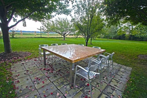 Large Modern North Fork Barn:Vineyards in backyard, Harbes Farms House in Laurel