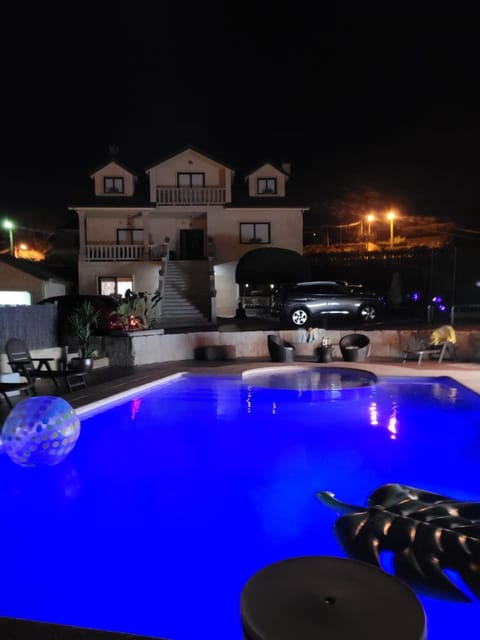 Night, Pool view