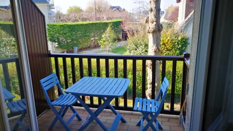 Balcony/Terrace, Garden view