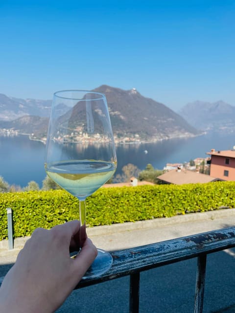 Nearby landmark, Natural landscape, Balcony/Terrace, Lake view