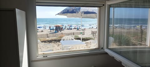 Patio, Dining area, Beach, Sea view