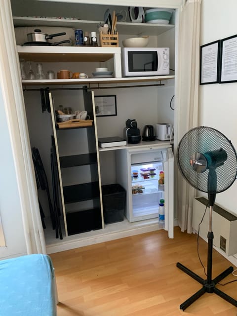 Chambre d hôte avec clim terrasse et petit déjeuner Hauteurs de Nice Vacation rental in Nice