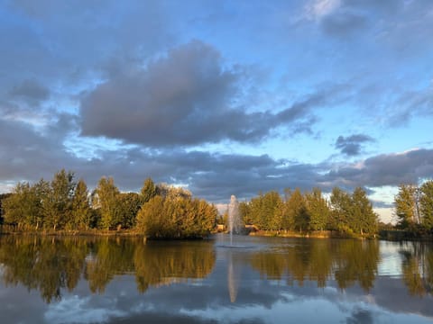 Luxury Shepherds Hut - The Moorhen by the lake Campground/ 
RV Resort in Selby