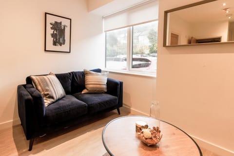 Redhill Apartments by Pay As U Stay Apartment in Redhill