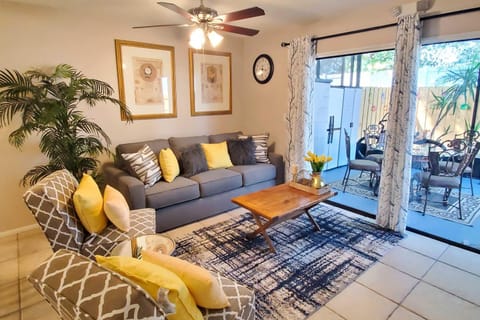 Sea La Vie - Townhome with Screened-In Patio! Haus in Largo