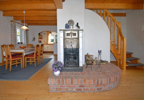 Photo of the whole room, Dining area