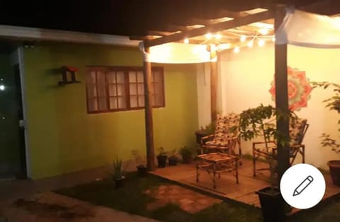 Edícula - Casa de hospedes - em Cananeia SP com ar condicionado Casa in Cananéia