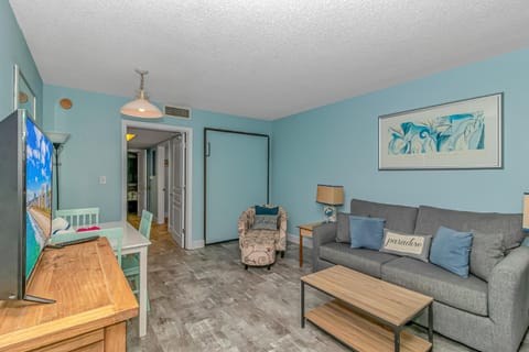 Oceanfront Double Queen Suite - Baywatch 1103 - Clean and Comfortable! Perfect For 8 Guests! House in Atlantic Beach