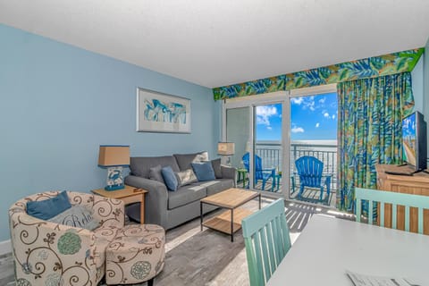 Oceanfront Double Queen Suite - Baywatch 1103 - Clean and Comfortable! Perfect For 8 Guests! House in Atlantic Beach