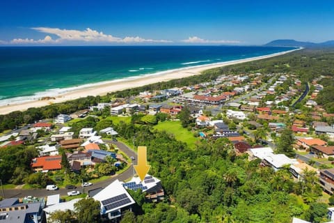 Property building, Nearby landmark, Neighbourhood, Bird's eye view, Beach