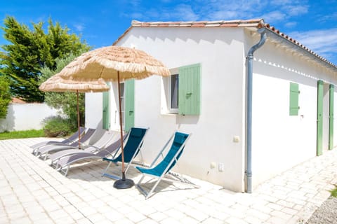 "MORANDE" grande maison avec Piscine Chauffée House in Sainte-Marie-de-Ré