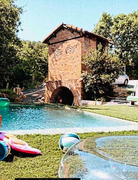 Magnifique villa avec piscine Villa in Alès