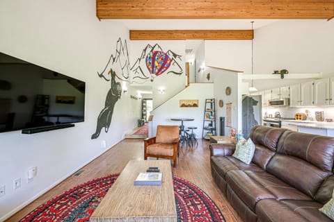 Colorful Condo in Pagosa Springs with Patio! Apartment in Pagosa Springs