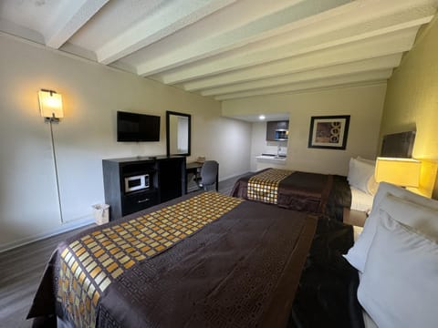 James River Inn & Suites Motel in Hampton