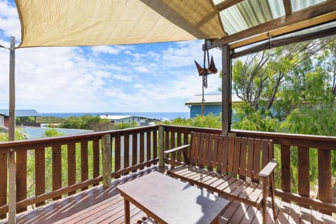 Peaceful and Renovated Original Beach House with Sweeping Views of Gracetown Haus in Gracetown