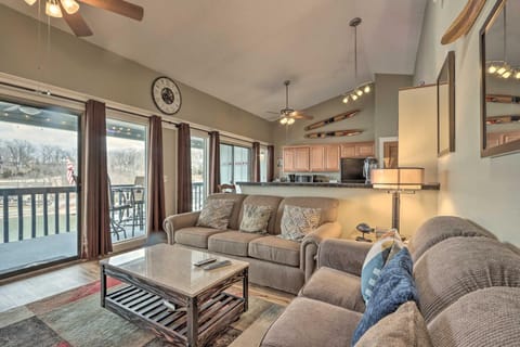 Osage Beach Condo with Lake of the Ozarks Views Copropriété in Osage Beach