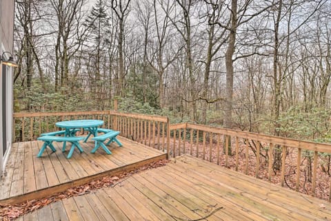 Secluded Poconos Home with Decks about 1 Mi to Lake House in Luzerne County