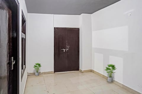 OYO Sunrise Villa Near Select Citywalk Mall Hotel in New Delhi