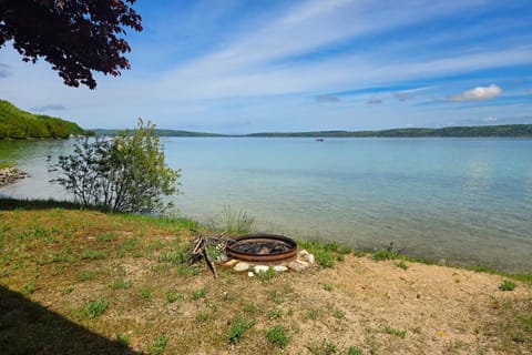 Powers Cottage House in Crystal Lake