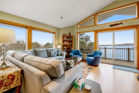 Escape to the Cape House in Cape Meares