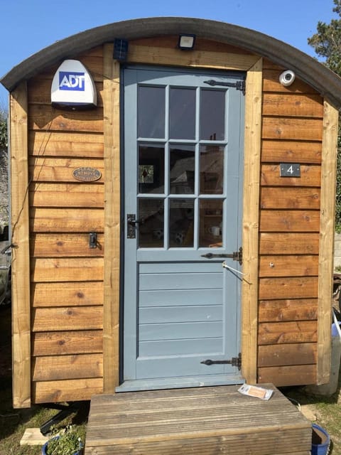 Shepherd's Hut at St Anne's - Costal Location Country House in Plymouth