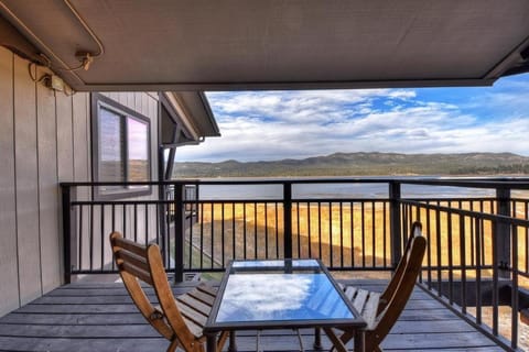 029 - Lakefront Luxury Casa in Big Bear